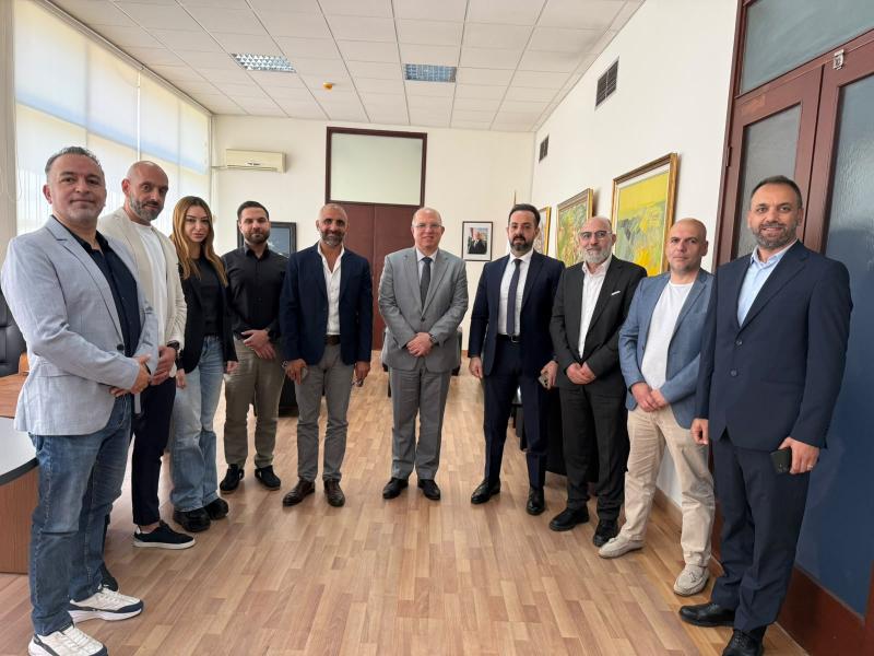 أستقبل وزير العمل الدكتور محمد حيدر اليوم نائب المدير الاقليمي