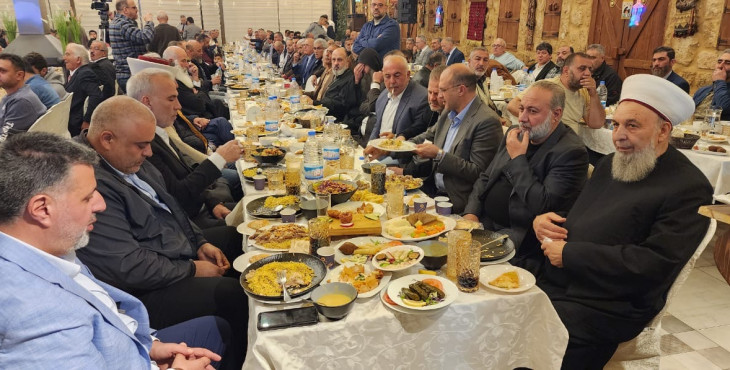 رعى مسؤول منطقة البقاع في حزب الله احتفال اقيم في مطعم قصر بعلبك بيوم القدس العالمي ، انتهي بافطار تكريمي بحضور نواب تكتل بعلبك